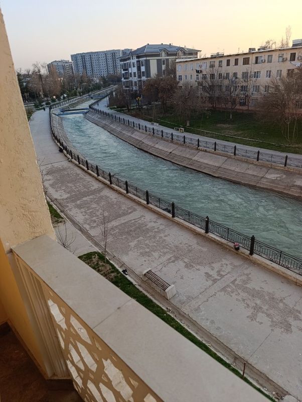 Каракамиш 1/2 Ош маркази новастройка Каракамиш 1/2 Ош маркази новастройка
