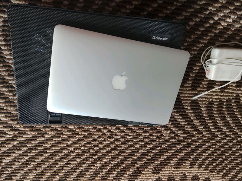 MacBook sotiladi narhi kelishamiz. MacBook sotiladi narhi kelishamiz.