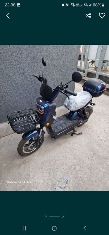 Skuter drongi xolati idial bir zaryatgaga qoyilgan 68 klm prabeg Skuter drongi xolati idial bir zaryatgaga qoyilgan 68 klm prabeg