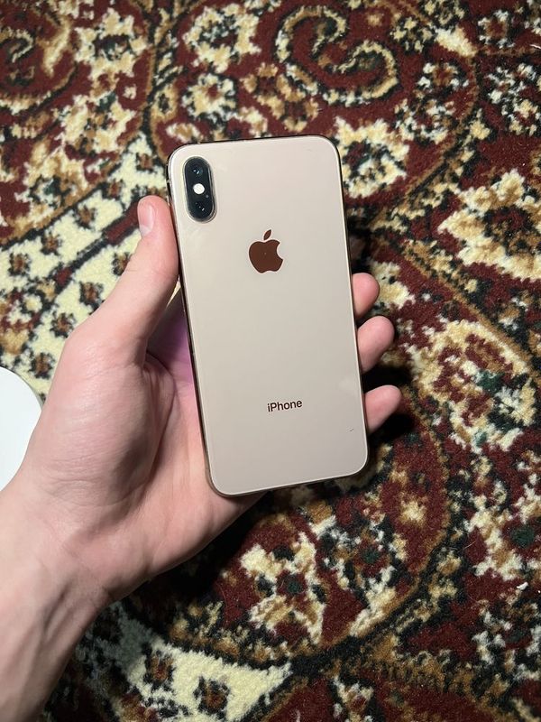 Iphone xs srocno!