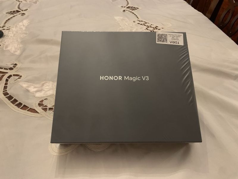 Honor Magic V3 – складной смартфон будущего. Часы в подарок