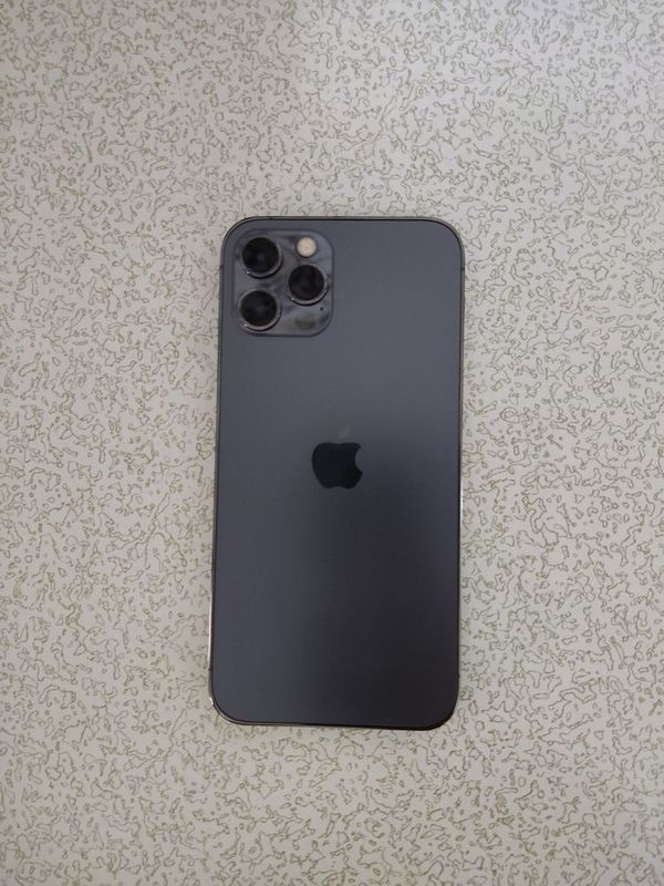 iPhone 12 Pro sotiladi iPhone 12 Pro sotiladi