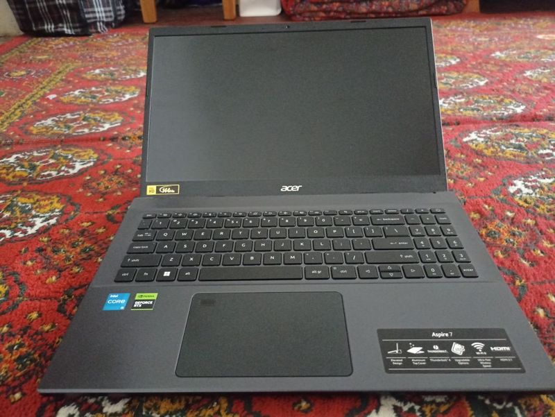 Noutbuk Acer Aspire 7