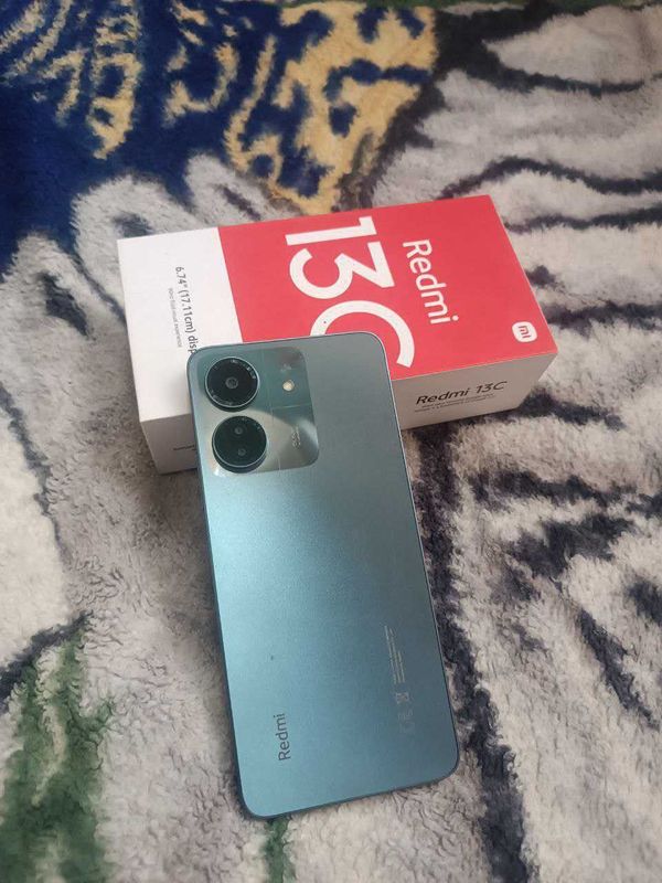 Продается телефон Redmi 13 C
