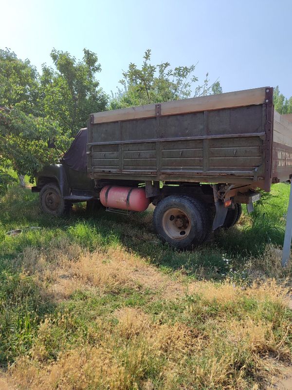 Грузовые автомобили Грузовые автомобили