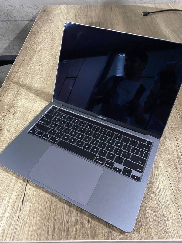 MacBook Pro m1 8/256 (идеально) MacBook Pro m1 8/256 (идеально)