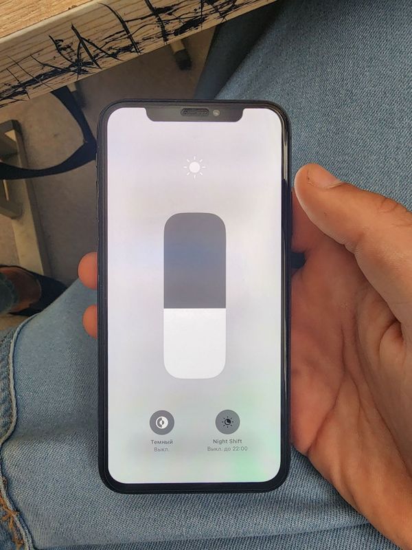 Iphone X srochni sotiladi