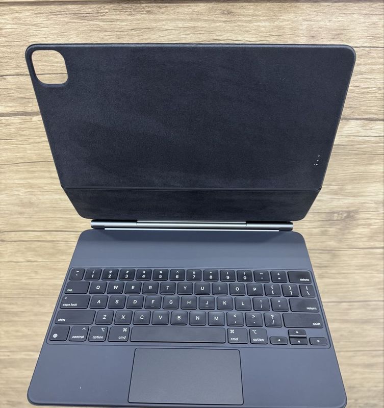 Prodam IDYAL MagicKeyboatd ipad pro 12.9