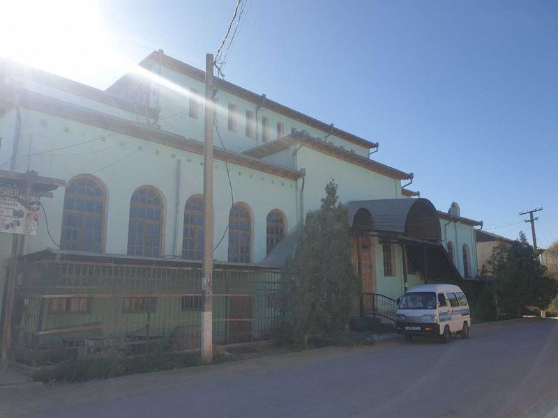 Xivada Maishiy va avtoustaxona va ishlab chiqarish binolari sotiladi