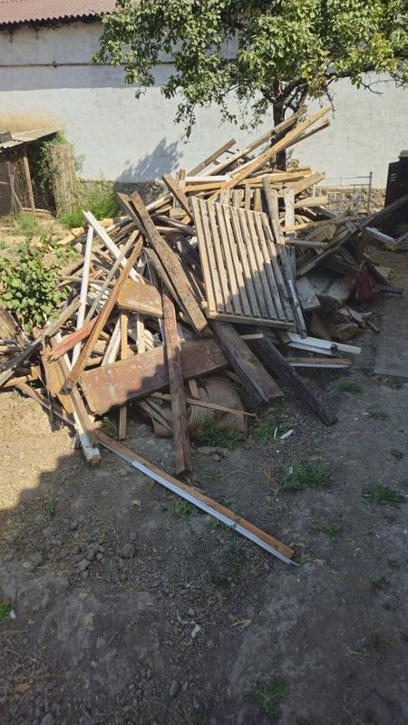 Продаются дрова строительные, крупные и мелкие