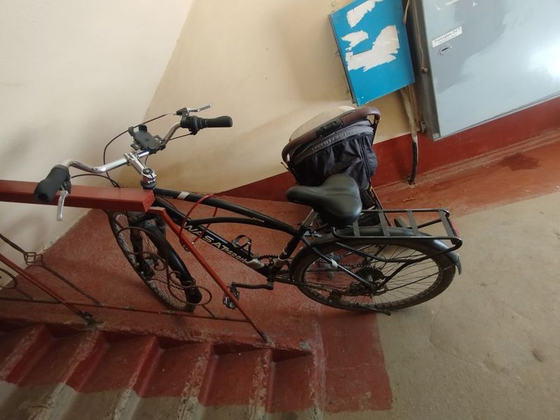 Velosiped sotiladi 700 000 Velosiped sotiladi 700 000