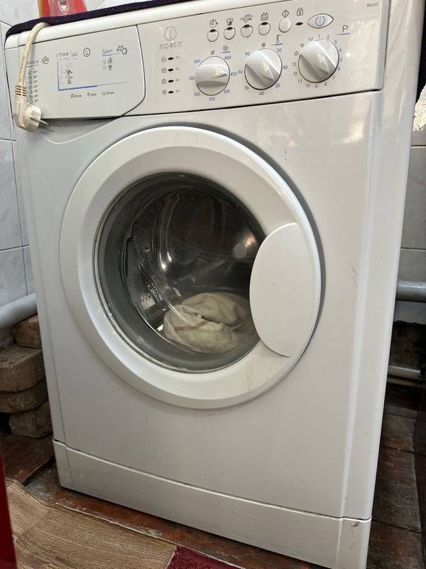 Продается стиральная машина Indesit Продается стиральная машина Indesit