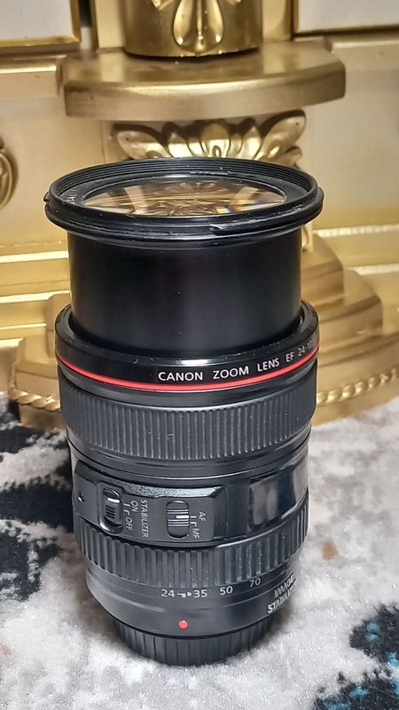 Canon 6D Yangi Ideal holatda 3 ta batareka remen va 64gb flesha Canon 6D Yangi Ideal holatda 3 ta batareka remen va 64gb flesha