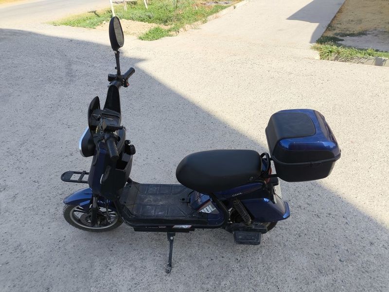 Продам скутер рсомом Продам скутер рсомом