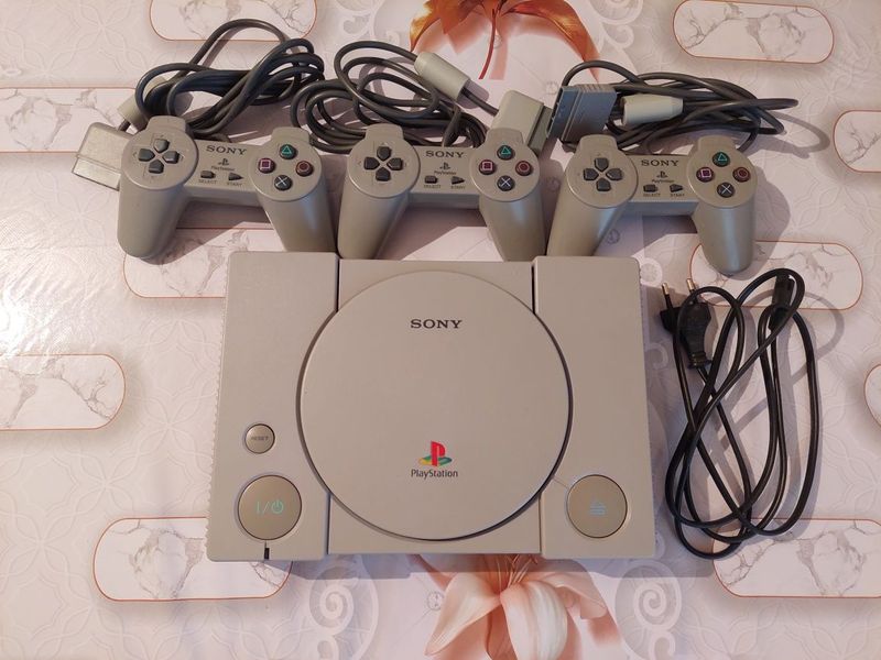 Продам Sony Playstation 1