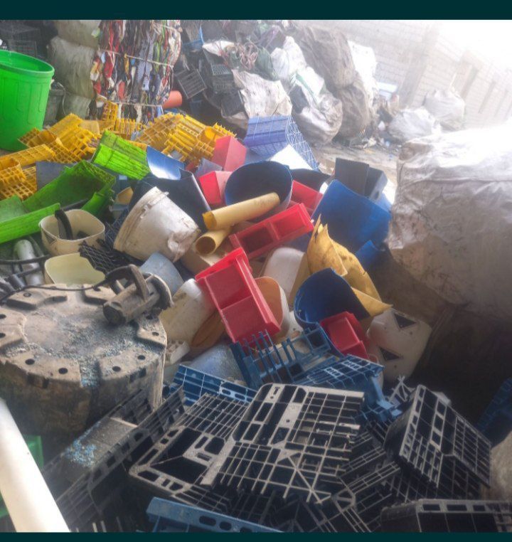 Plasmassa maklatura plastik olib ketish xizmati puli naxt tarozi bor Plasmassa maklatura plastik olib ketish xizmati puli naxt tarozi bor