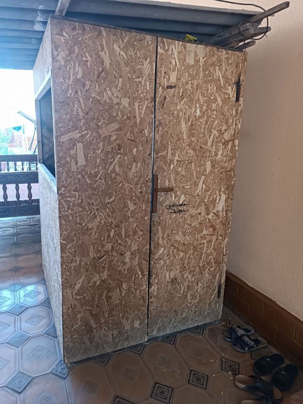 Tayyor semvich paneldan yasalgan butka sotiladi razmeri 1.50 ga 1.20 m Tayyor semvich paneldan yasalgan butka sotiladi razmeri 1.50 ga 1.20 m