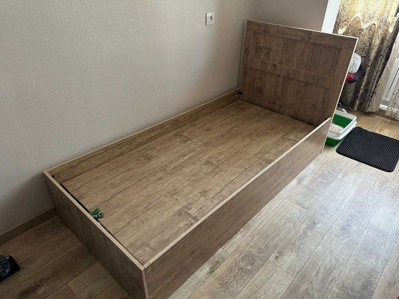 Кровать односпальная Кровать односпальная