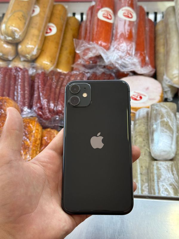 Iphone 11 ideal.