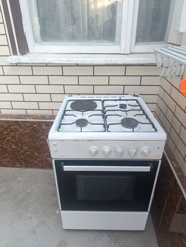 Срочно продается кухонная плита Срочно продается кухонная плита