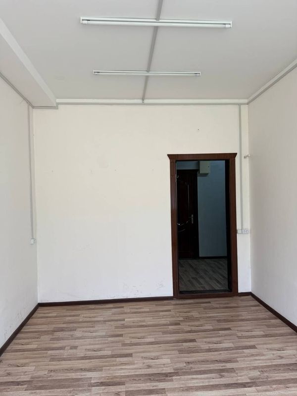 Метро Мирзо Улугбек 15м²-30 м² цокольный и 3этаж 2линия Юр адрес Метро Мирзо Улугбек 15м²-30 м² цокольный и 3этаж 2линия Юр адрес