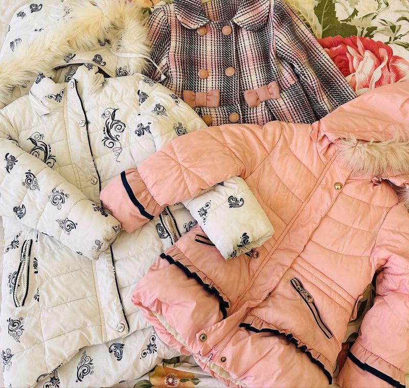 Qizlar uchun kurtka,palto,куртка пальто,pushti va oq rang bor,3,4,5 y