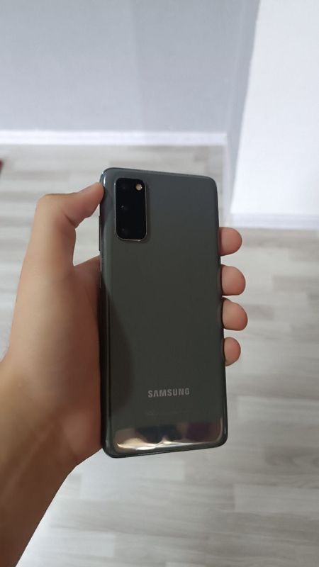 Samsung s20 5G sotiladi Samsung s20 5G sotiladi