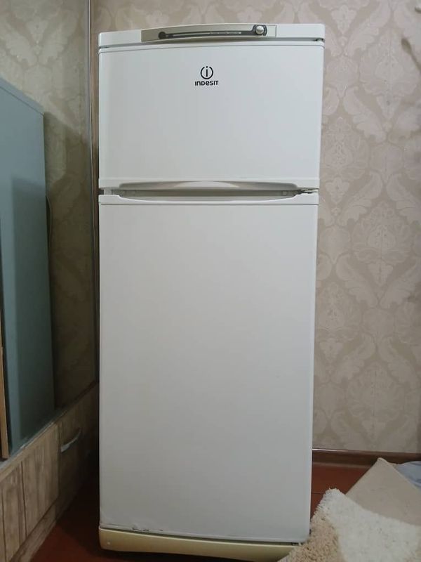 Холодильник INDESIT сотилади Холодильник INDESIT сотилади