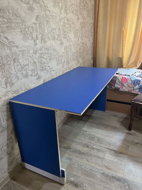 Продам письменный стол Продам письменный стол