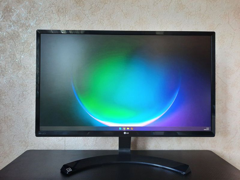 Продам монитор LG 24 дюйма IPS Продам монитор LG 24 дюйма IPS