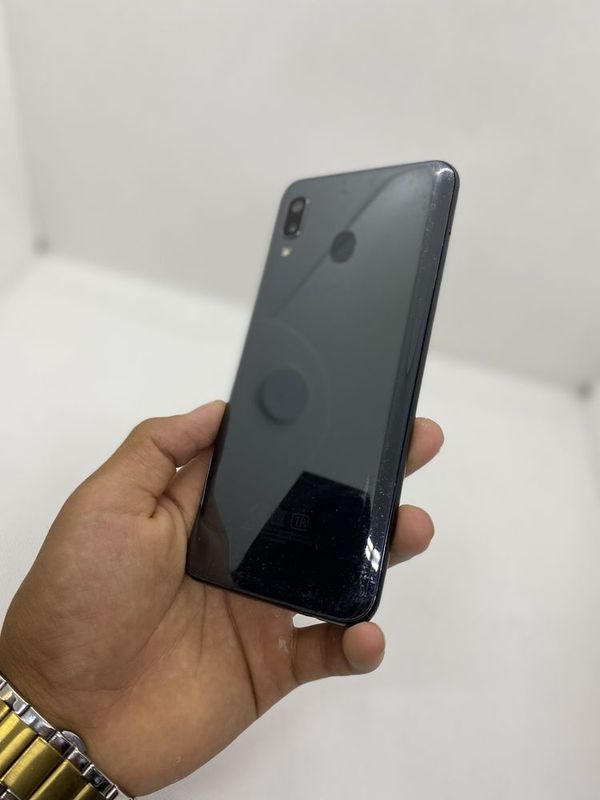 Samsung Galaxy A20 Samsung Galaxy A20