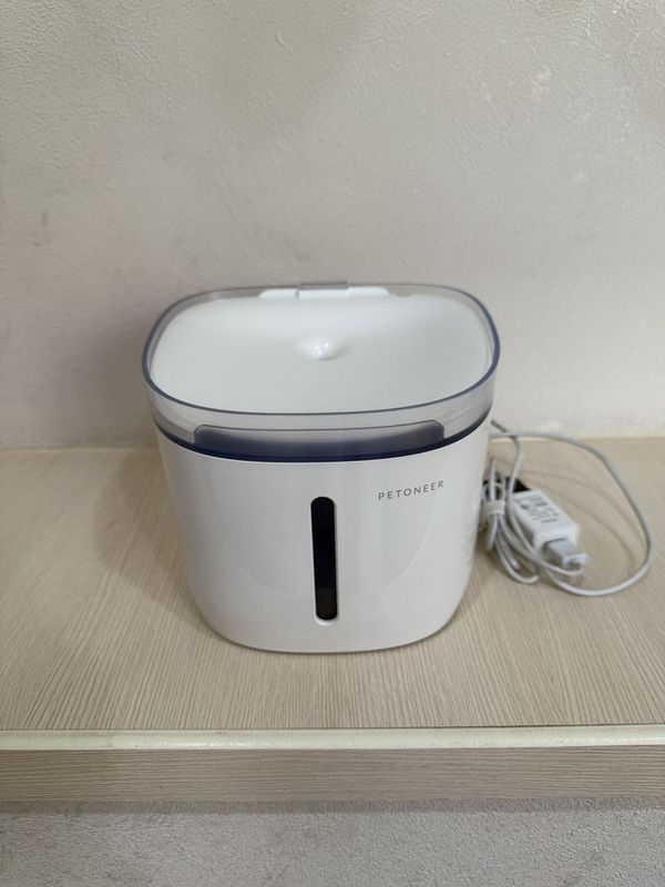 Продам поилку для кота Продам поилку для кота