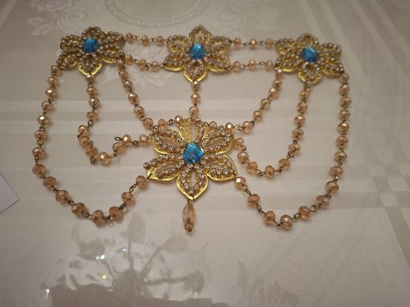 Diadema kelinlar uchun