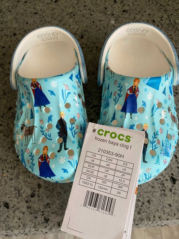 Новые Crocs для девочки 4-5 лет Новые Crocs для девочки 4-5 лет