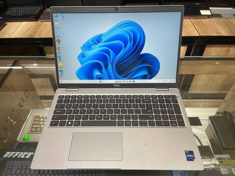 DELL Latitude 5530 Core i5-1245U ram 16 ssd 256