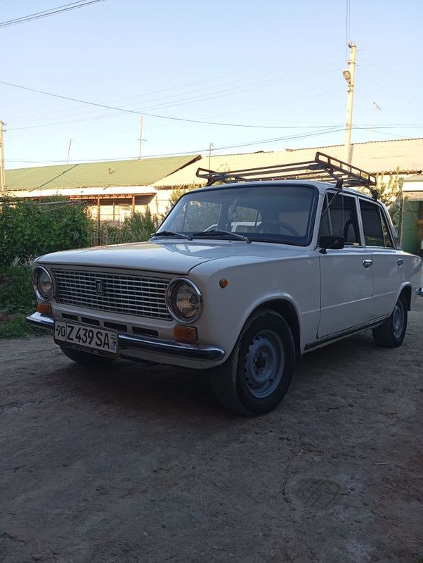 Mashina vaz 21011 Mashina vaz 21011