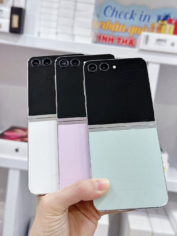 Samsung Z flip 5 8/256Gb ideal