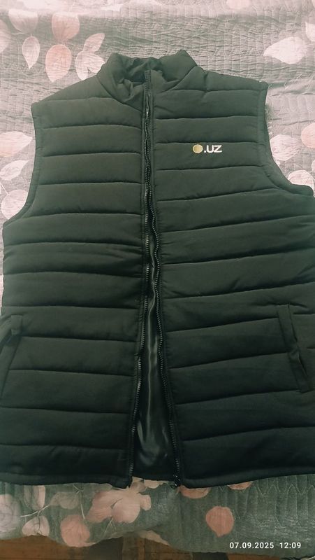 Жилетка мужская новая xl Жилетка мужская новая xl