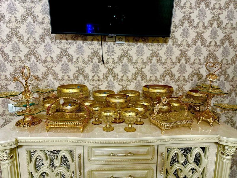 Bagima idishlar, Asarti va shokolad idishlar sotiladi Bagima idishlar, Asarti va shokolad idishlar sotiladi