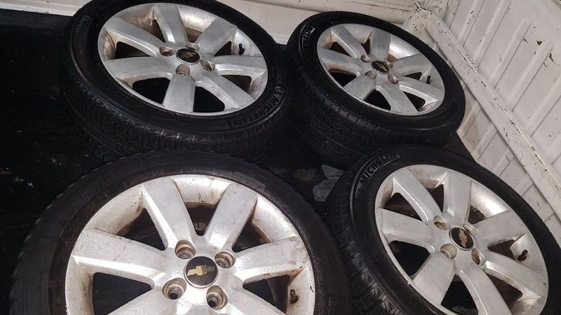 Diska balon R16/205/55 cobalt ga tushadi Diska balon R16/205/55 cobalt ga tushadi