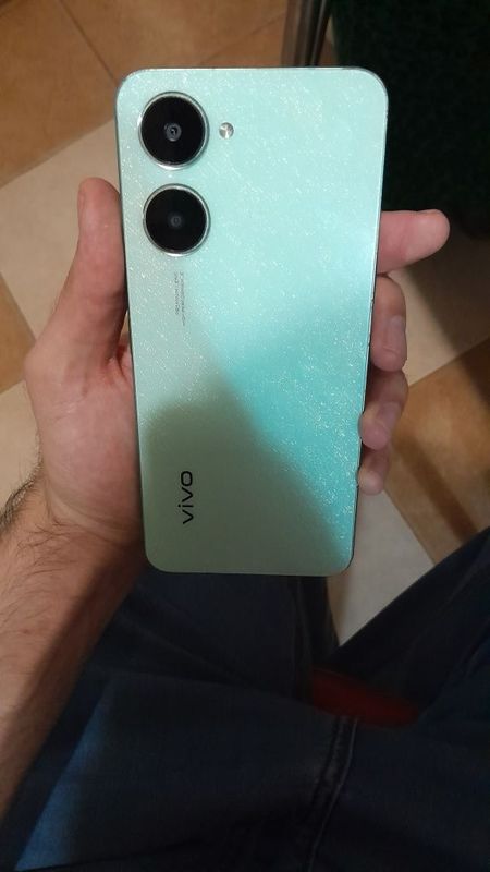 Vivo y03 64gb 8gb Vivo y03 64gb 8gb