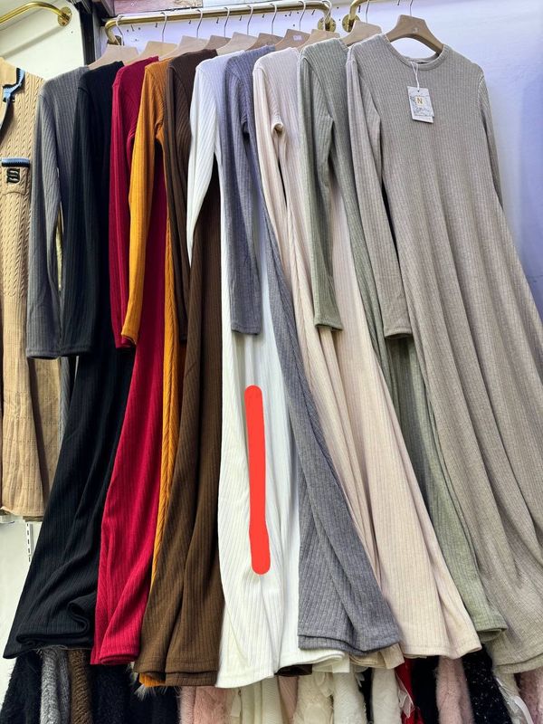 Koylak oq rangidan razmer standart 50 gacha keladi Koylak oq rangidan razmer standart 50 gacha keladi