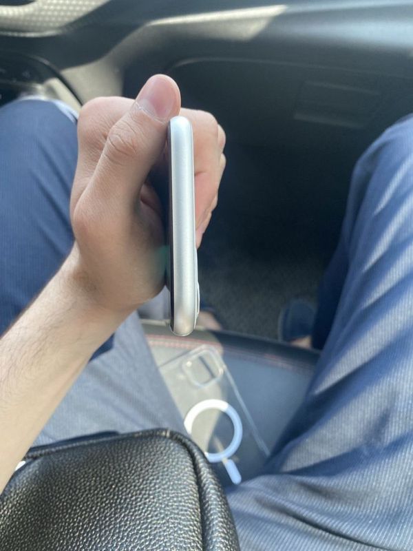 Iphone 11 lla 72% karobka dakumenti bor Iphone 11 lla 72% karobka dakumenti bor