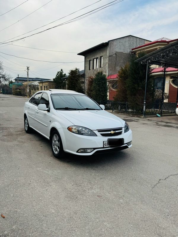 Chevrolet Gentra 3-pozitsiya avtomat