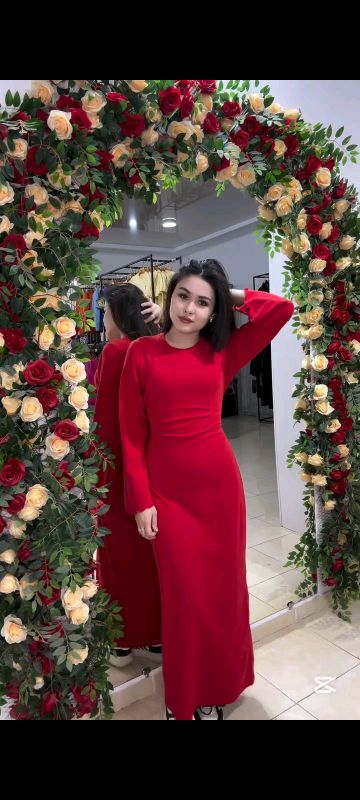 Yoz va kuz uchun nejniy koʻylak hali kiyilmagan Yoz va kuz uchun nejniy koʻylak hali kiyilmagan