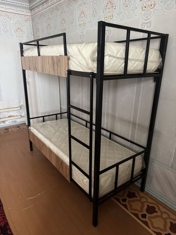 Kravat 2 etajli qimmat matras bilan Kravat 2 etajli qimmat matras bilan