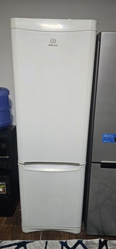 Indesit muzlatgich sotiladi. Продаётся холодильник Индесит Indesit muzlatgich sotiladi. Продаётся холодильник Индесит