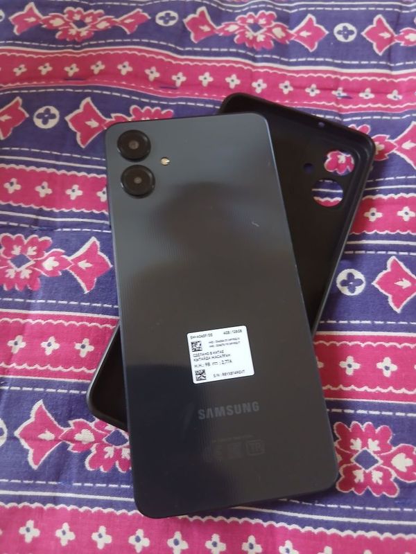 Samsung galaxy A06 sotiladi xolati yaxshi steklo almashtirib beramiz
