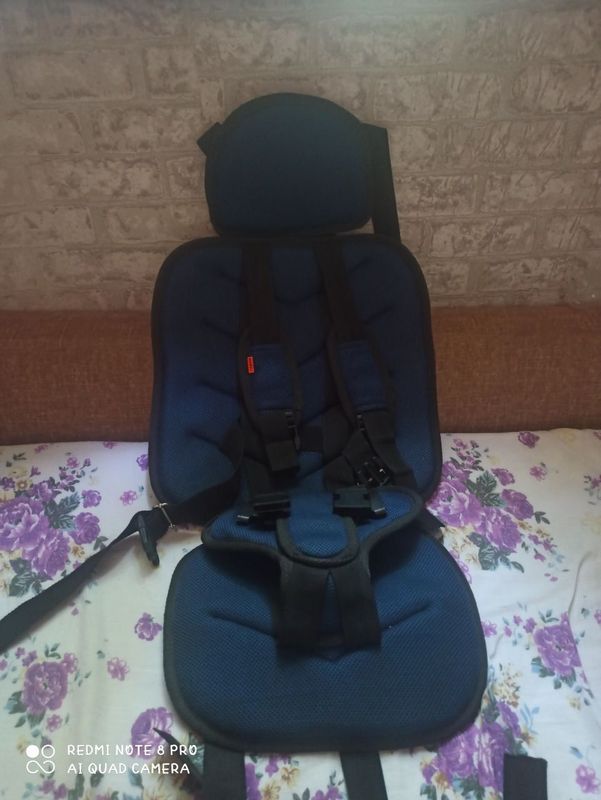 Автокресло бескаркасное