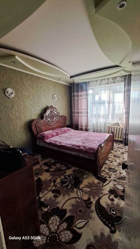 ДЁШЕВО!!! продаю 3-х комнатную квартиру в городе Навои